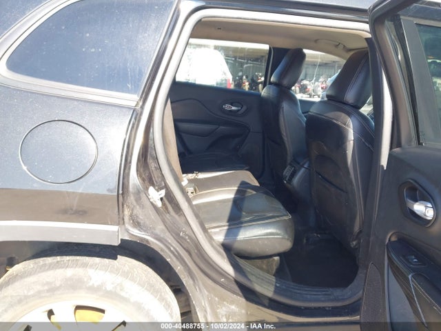 1C4PJLAB5FW611810 Jeep Cherokee Sport