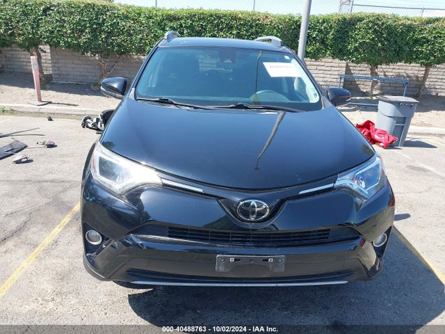 Toyota Rav4 Xle 2018 2T3WFREV3JW420432 Image 13
