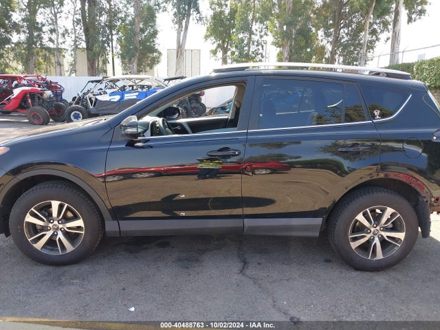 Toyota Rav4 Xle 2018 2T3WFREV3JW420432 Image 15