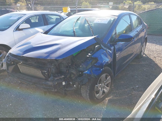 KIA FORTE LX 2017 3KPFK4A71HE103888 Image 2