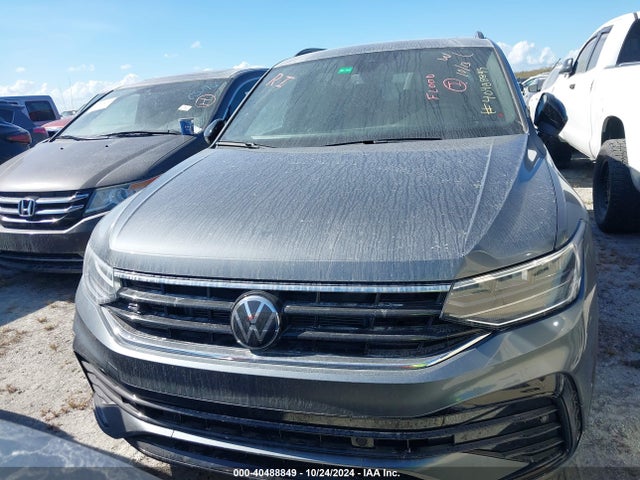 3VVCB7AX6PM120535 Volkswagen Tiguan 2.0t Se R-line Black