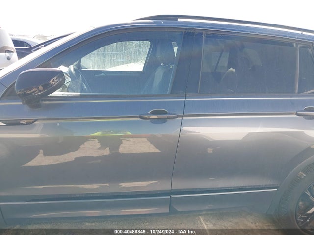 3VVCB7AX6PM120535 Volkswagen Tiguan 2.0t Se R-line Black