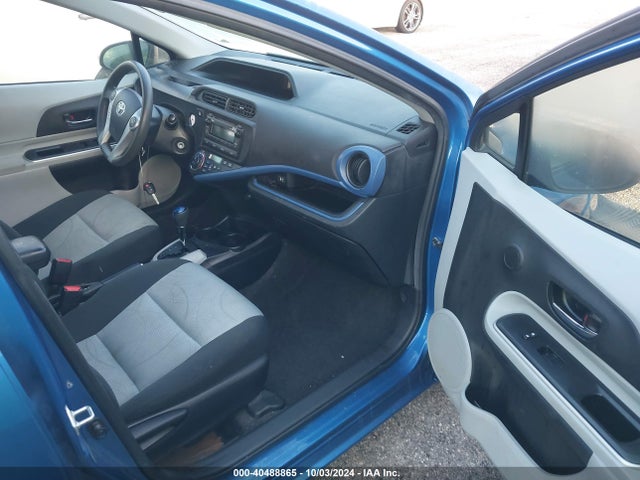 JTDKDTB31E1559760 Toyota Prius C Two