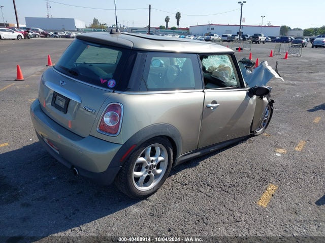 2011 MINI COOPER WMWSU3C57BT092762 Photo 3