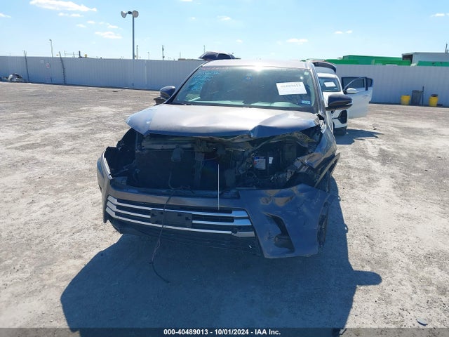 Toyota Highlander Le 2017 5TDZARFH8HS030037 Image 13