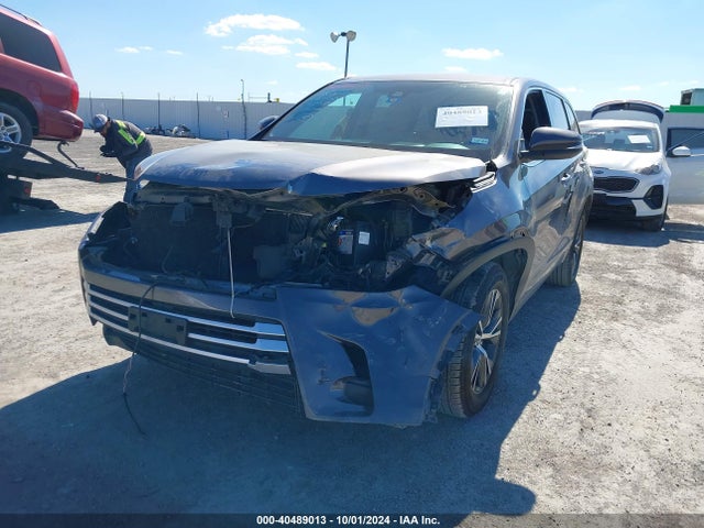 Toyota Highlander Le 2017 5TDZARFH8HS030037 Image 6