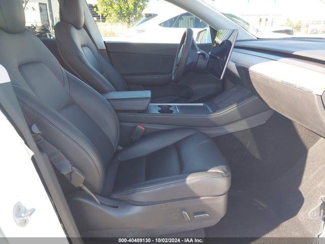 2021 TESLA MODEL Y 5YJYGDEE0MF280861 Photo 4