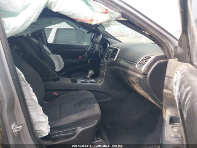 1C4RJFAG3JC113329 Jeep Grand Cherokee Laredo E 4x4