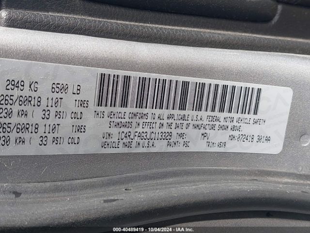 1C4RJFAG3JC113329 Jeep Grand Cherokee Laredo E 4x4