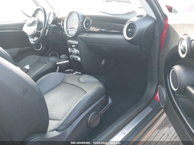 2009 MINI COOPER S WMWMF73549TW82163 Photo 4