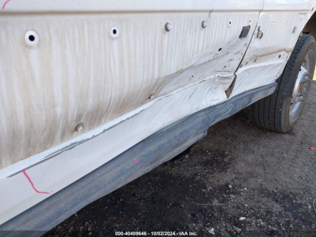 1FTBR2X86NKA63329 Ford Transit-250 Cargo Van