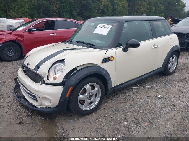 2011 MINI COOPER WMWSU3C51BT096502 Photo 1