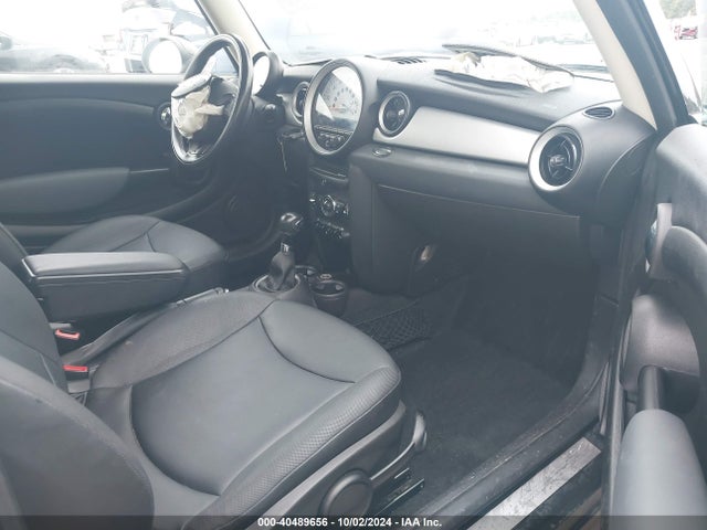 2011 MINI COOPER WMWSU3C51BT096502 Photo 4