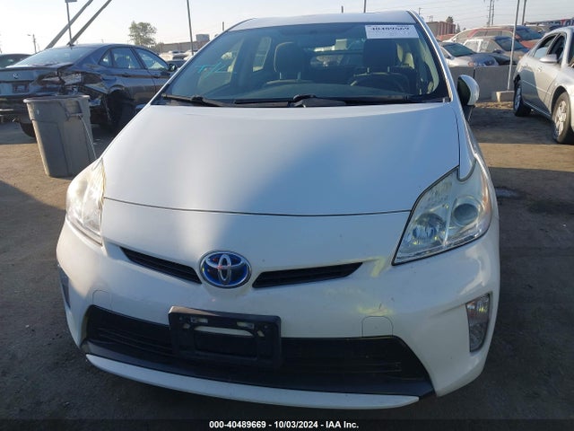 Toyota Prius Two 2015 JTDKN3DU9F0437254 Image 13