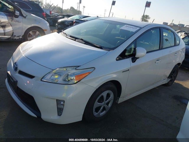 Toyota Prius Two 2015 JTDKN3DU9F0437254 Image 2