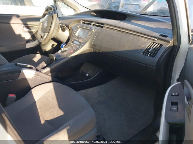 Toyota Prius Two 2015 JTDKN3DU9F0437254 Image 5