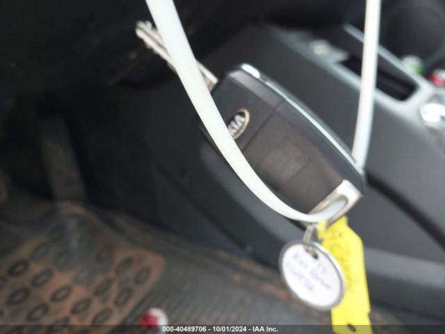 3KPFL4A78HE132172 KIA FORTE LX
