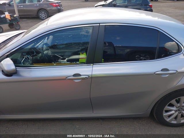Toyota CAMRY LE 2018 4T1B11HK9JU018617 Image 15