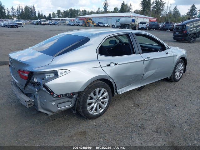 Toyota CAMRY LE 2018 4T1B11HK9JU018617 Image 4