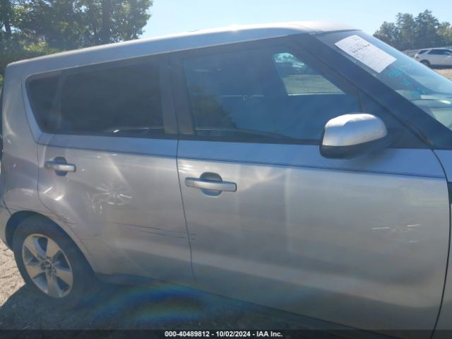 KNDJN2A21J7592227 KIA Soul