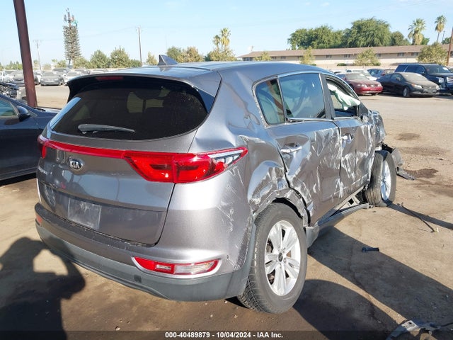 KNDPMCAC9H7202125 KIA Sportage Lx