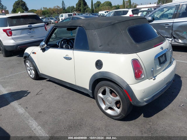 2006 MINI COOPER WMWRF33576TG15862 Photo 2