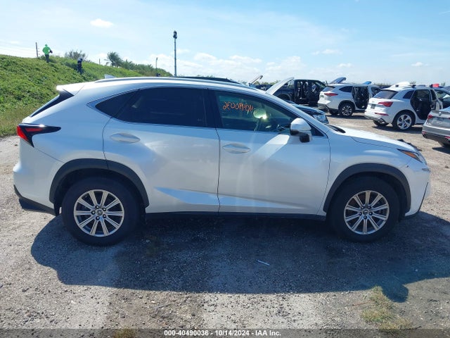 Lexus NX 300 2018 JTJYARBZ2J2104881 Image 13