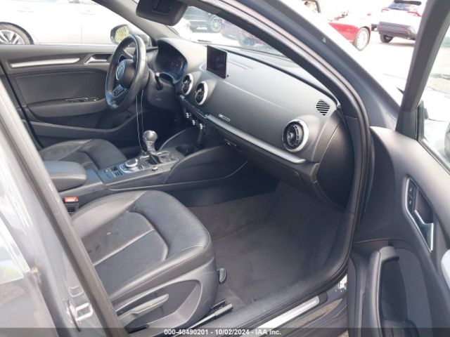 WAUAUGFFXKA075912 Audi A3 40 Premium/40 Titanium Premium