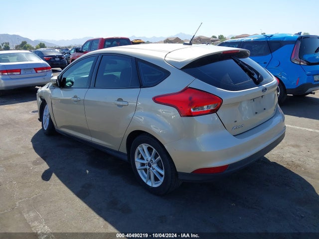 Ford FOCUS SE 2017 1FADP3K20HL211227 Image 3