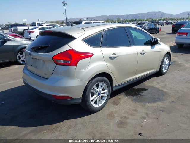 Ford FOCUS SE 2017 1FADP3K20HL211227 Image 4