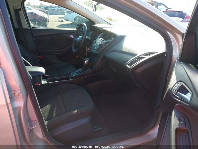 Ford FOCUS SE 2017 1FADP3K20HL211227 Image 5