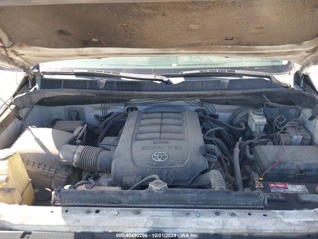 5TFRY5F10EX166210 Toyota Tundra Sr5 5.7l V8