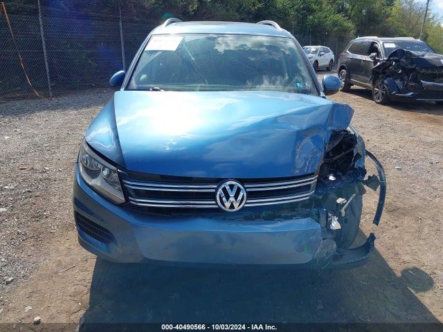 WVGSV7AX8HW504119 Volkswagen Tiguan 2.0t Wolfsburg Edition