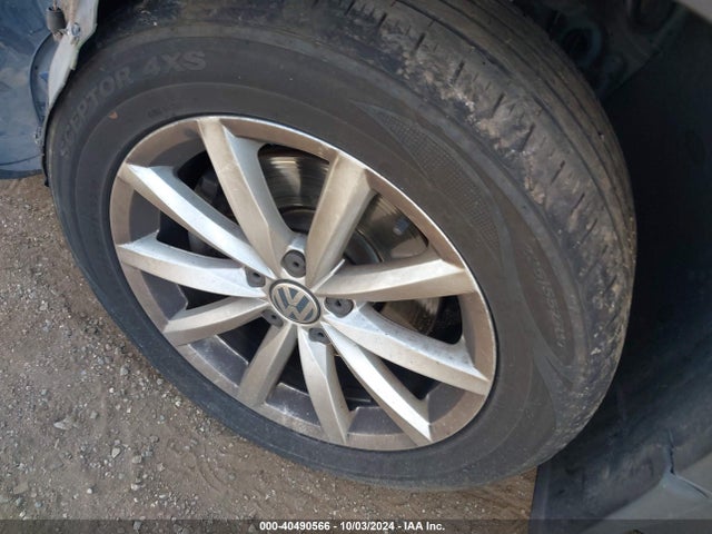 WVGSV7AX8HW504119 Volkswagen Tiguan 2.0t Wolfsburg Edition