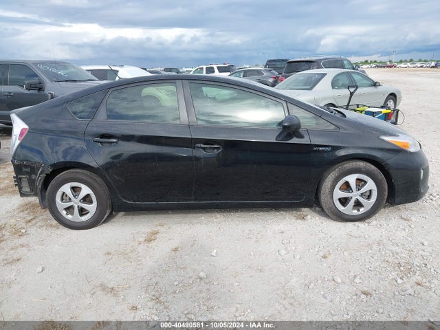 Toyota Prius Three 2014 JTDKN3DU4E0357049 Image 14