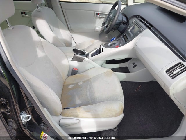 Toyota Prius Three 2014 JTDKN3DU4E0357049 Image 5