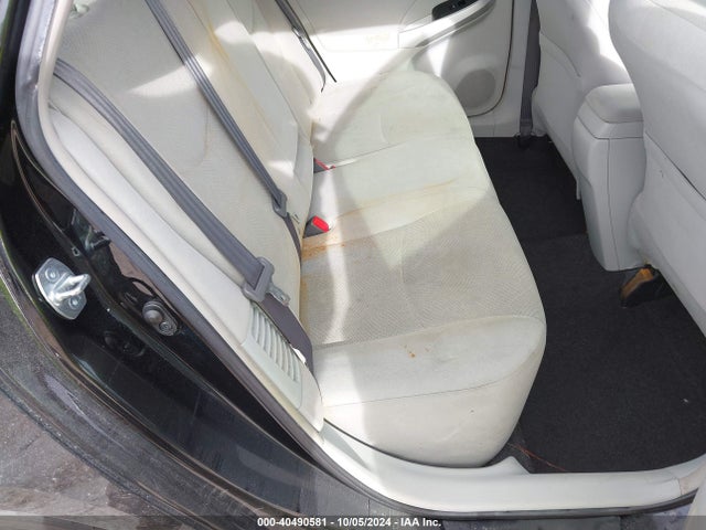 Toyota Prius Three 2014 JTDKN3DU4E0357049 Image 8