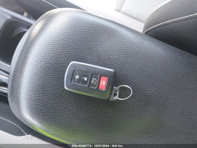 Toyota Rav4 Xle 2018 2T3WFREV7JW446564 Image 11