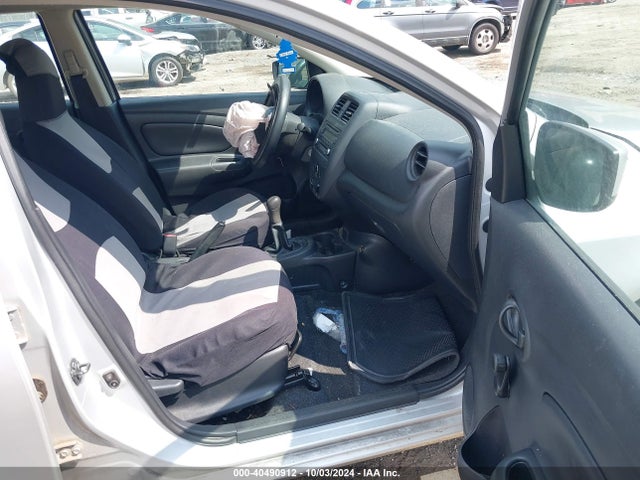 Nissan Versa 1.6 S 2017 3N1CN7AP0HL881691 Image 5