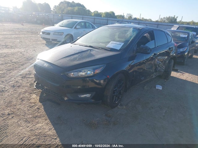 Ford FOCUS SE 2016 1FADP3K29GL296910 Image 2