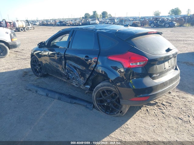 Ford FOCUS SE 2016 1FADP3K29GL296910 Image 3