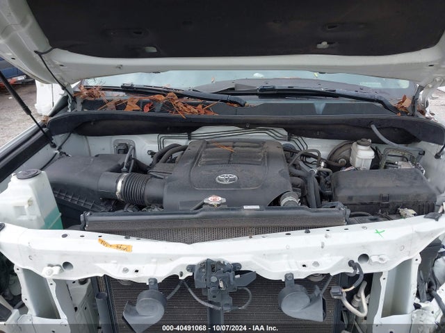 5TFDW5F12KX816523 Toyota Tundra Sr5 5.7l V8
