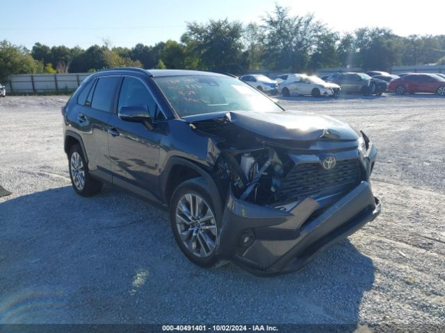 2T3C1RFV8PW243806 auction archive image