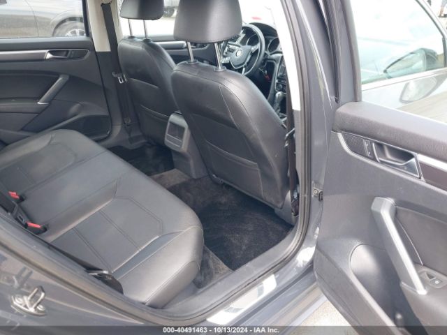 1VWDT7A35HC030080 Volkswagen Passat 1.8t R-line