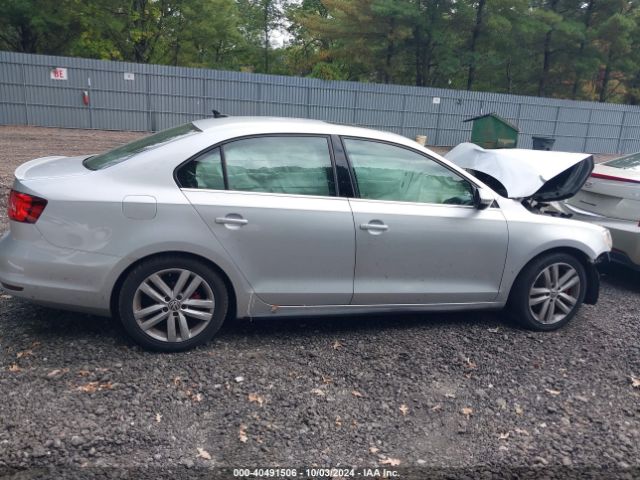 3VW4S7AJ8FM414979 Volkswagen Jetta 2.0t Gli Se