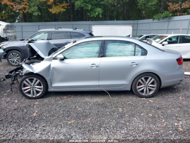 3VW4S7AJ8FM414979 Volkswagen Jetta 2.0t Gli Se