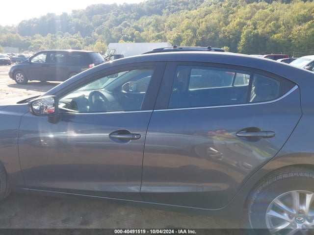 JM1BM1U74G1303569 Mazda Mazda3 I Sport