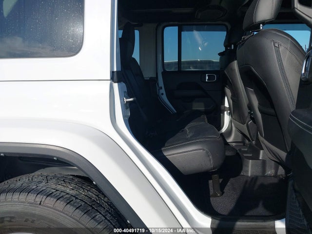 1C4HJXEG7MW701734 Jeep Wrangler Unlimited Sahara 4x4