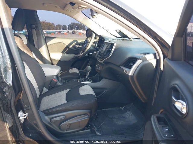1C4PJLAB2EW273703 Jeep Cherokee Sport