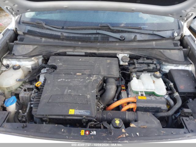 KNDCB3LC6H5073189 KIA NIRO LX